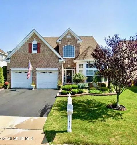 21 Jumping Brook Dr, Lakewood, NJ 08701