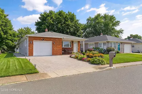 78 Castle Harbor Dr, Toms River, NJ 08757