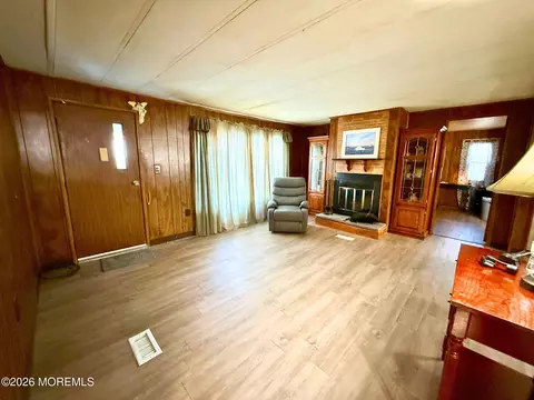 33 Judith Way, Jackson, NJ 08527 photo 4