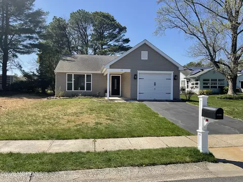 11 Twyford Ln, Manchester, NJ 08759