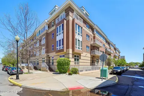 368 Rector St #419, Perth Amboy, NJ 08861