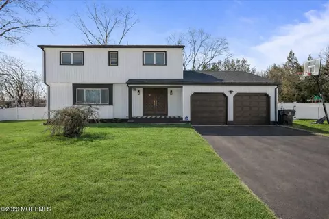 34 Sandalwood Dr, East Brunswick, NJ 08816