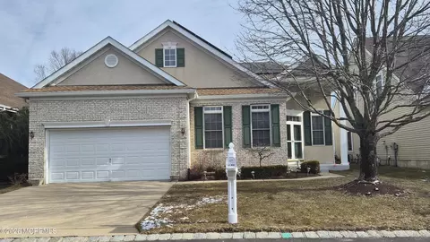 6 Saint Andrews Rd, Jackson, NJ 08527