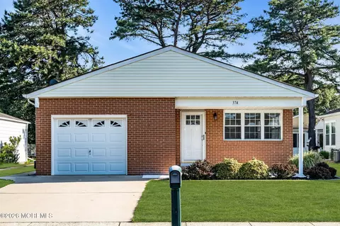 374 Port Royal Dr, Toms River, NJ 08757