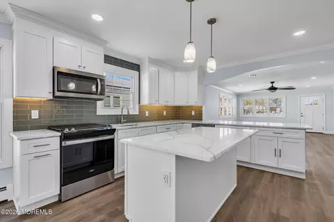 374 Port Royal Dr, Toms River, NJ 08757