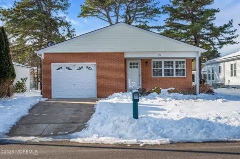 374 Port Royal Dr, Toms River, NJ 08757