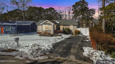 84 Woodland Dr, Brick, NJ 08723