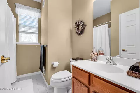 Bath - 2 Oak Tree Ct, Whiting, NJ 08759 photo 2 of 2