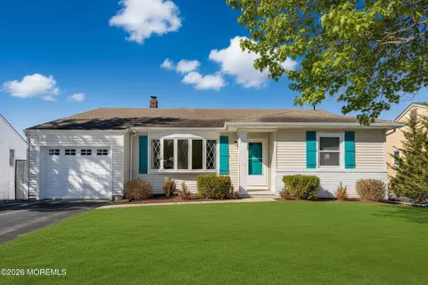 31 Jericho Rd, Toms River, NJ 08757