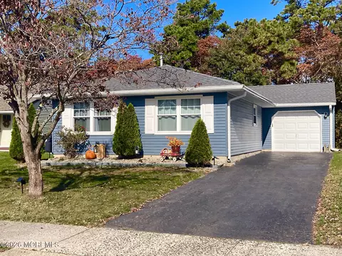4 Palm Ave, Brick, NJ 08723