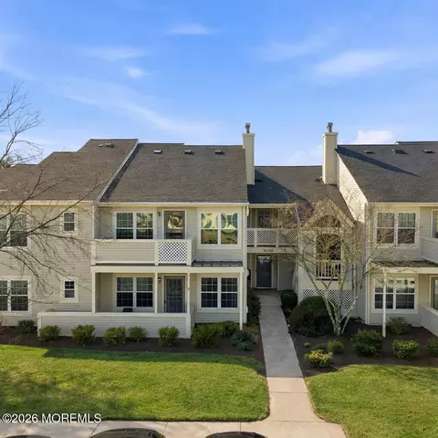 84 Briarwood Ct, Howell, NJ 07731