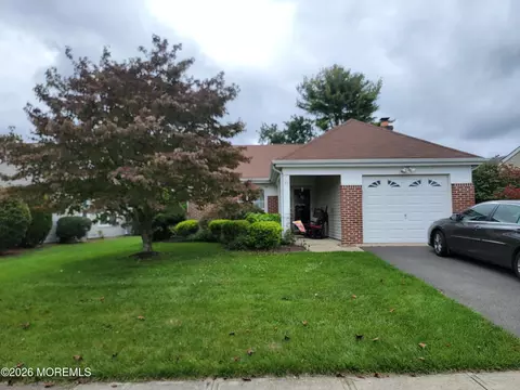 35 Hastings Rd, Manchester, NJ 08759