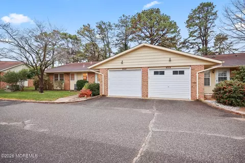 107 Buckingham Dr # B, Manchester, NJ 08759