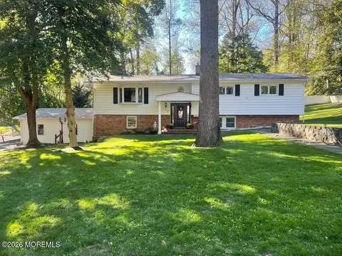 3 Deridder Ct, Middletown, NJ 07748