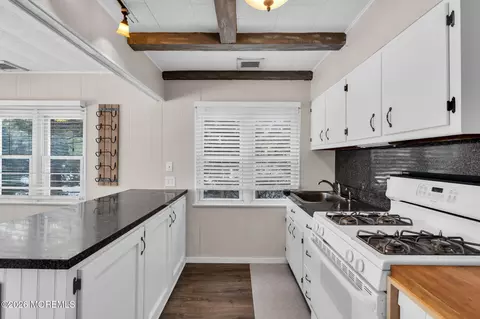 Kitchen - 1406 Edgemere Rd, Wall, NJ 07719 photo 3 of 3