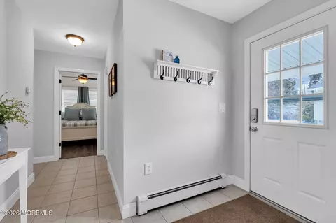 Entry Way - 1406 Edgemere Rd, Wall, NJ 07719 photo 3 of 3