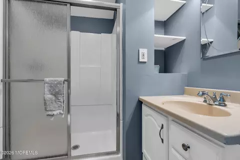 Bath - 1406 Edgemere Rd, Wall, NJ 07719 photo 2 of 2