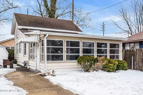 126 Capstan Ave, Beachwood, NJ 08722