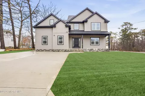 841 2nd Ave, Toms River, NJ 08757