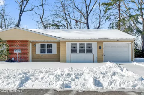12 Montana Dr #A, Manchester, NJ 08759