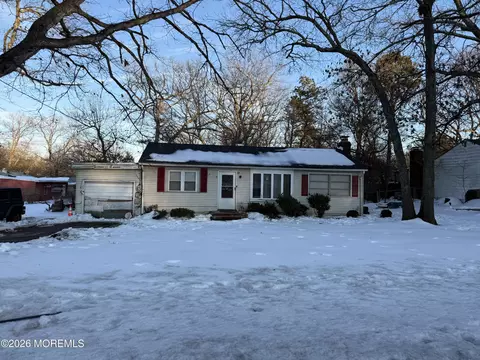 1311 New Hampshire Ave, Lakewood, NJ 08701