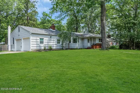 424 Colleen Ct, Toms River, NJ 08755