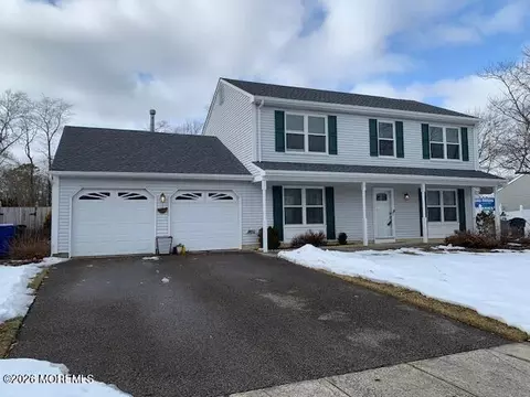 71 Oak Glen Rd, Toms River, NJ 08753