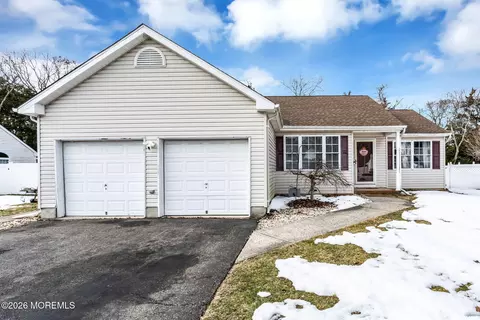 22 Evelyn Ct, Brick, NJ 08723