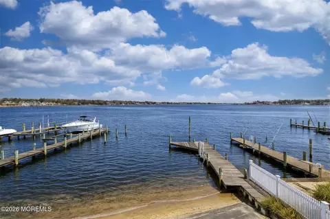 592 Kingfisher Cir, Brick, NJ 08723