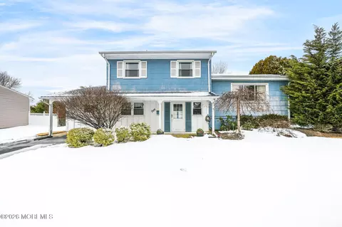 50 Creighton Cir, Old Bridge, NJ 08857