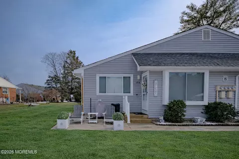 15 A Potomac Ln, Manchester, NJ 08759