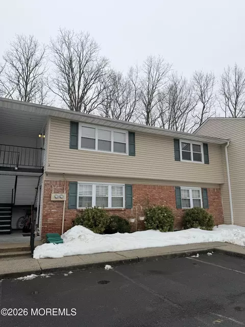 47 Galewood Dr # D, Matawan, NJ 07747