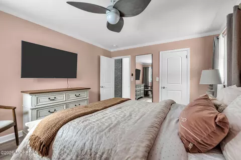 Bedroom - 218 Beach Ave, Leonardo, NJ 07737 photo 2 of 3
