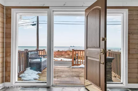 Entry Way - 218 Beach Ave, Leonardo, NJ 07737 photo 1 of 2