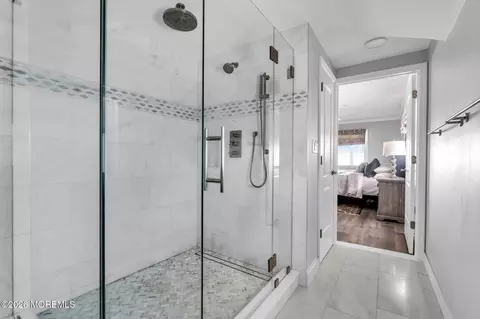 Bath - 218 Beach Ave, Leonardo, NJ 07737 photo 3 of 4