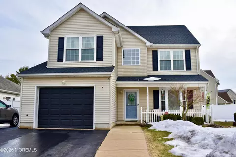 15 Dolphin Cir W, Bayville, NJ 08721