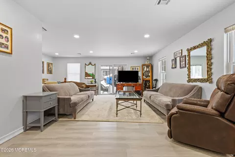 130 Flocktown Rd, Long Valley, NJ 07853