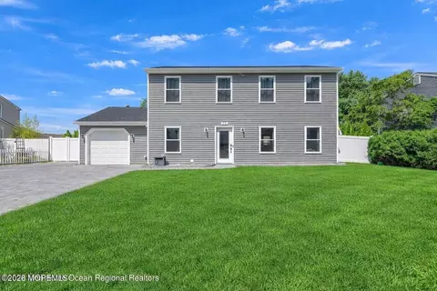 23 Barre Dr, Howell, NJ 07731