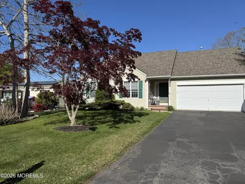 160 Spinnaker Ave, Manahawkin, NJ 08050