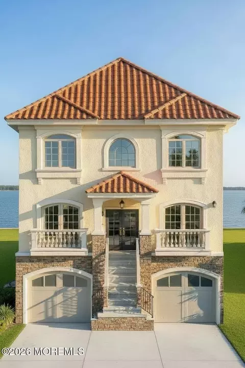 657 Bayview Dr, Toms River, NJ 08753