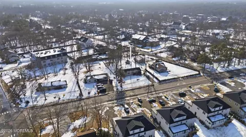 1464 Oak St, Lakewood, NJ 08701