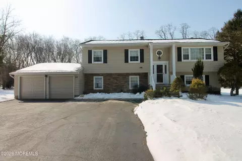 61 Joysan Ter, Freehold, NJ 07728