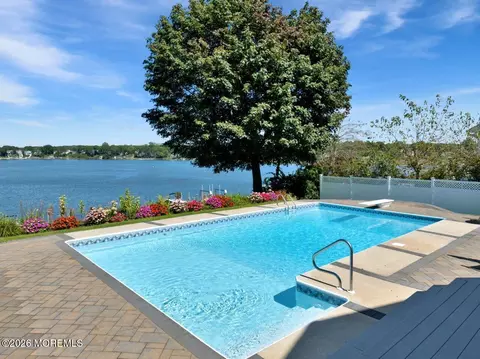 151 Riverside Dr N, Brick, NJ 08724