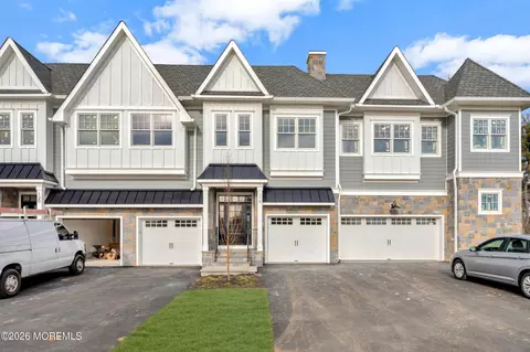 128 Eagle Way, Eatontown, NJ 07724