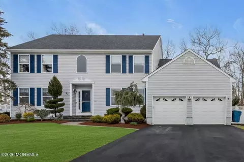 93 W Shenendoah Rd, Howell, NJ 07731