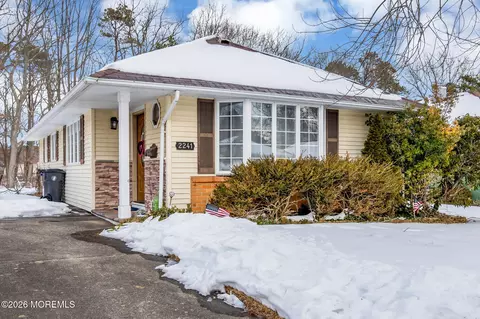 2241 Mount Hope Ln, Toms River, NJ 08753
