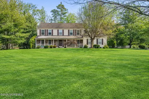 3 Arrowhead Cir, Jackson, NJ 08527