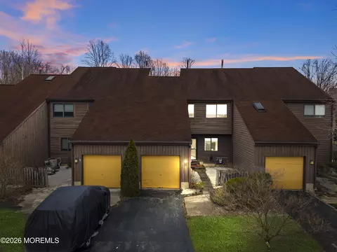 12 Jacob Ct, Ewing, NJ 08628