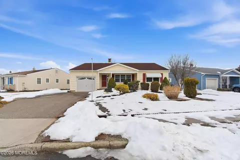 61 Westport Dr, Toms River, NJ 08757