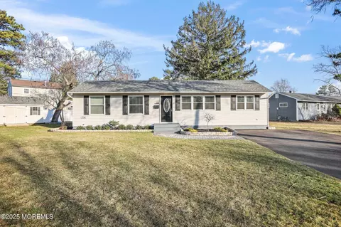222 Elmwood Ct, Brick, NJ 08723